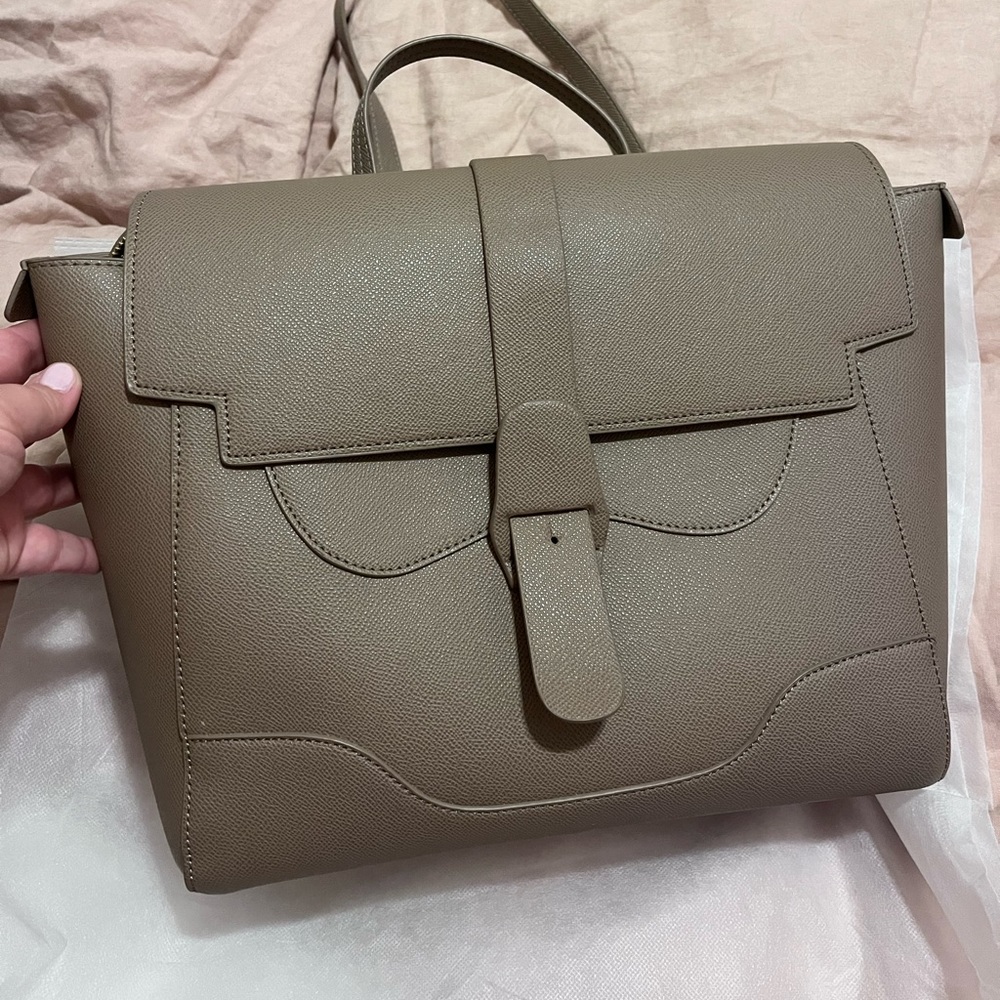 Midi Maestra Bag! Taupe color. Unbranded.
